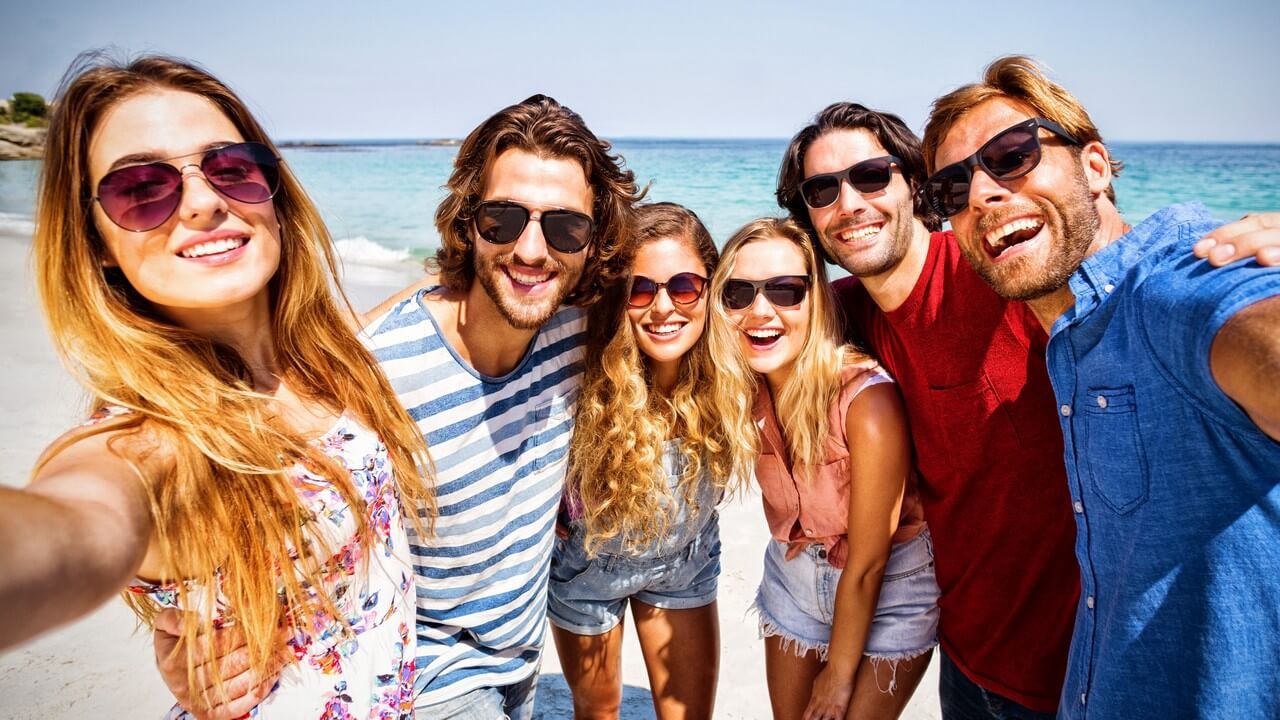 Vacances entre amis à la mer
