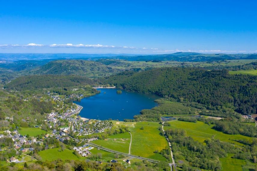 domaine-du-lac-chambon-murol-parcours-vacances